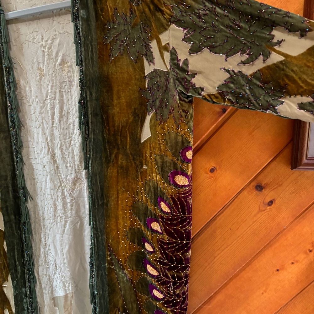 Vintage Beaded Peacock 🦚 Burnout Velvet Shawl/Kimono - Picture 8 of 8